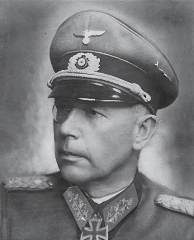 1944年，6万德军被50万苏军包围。

这场被称为切尔卡瑟口袋战的战役，把德国