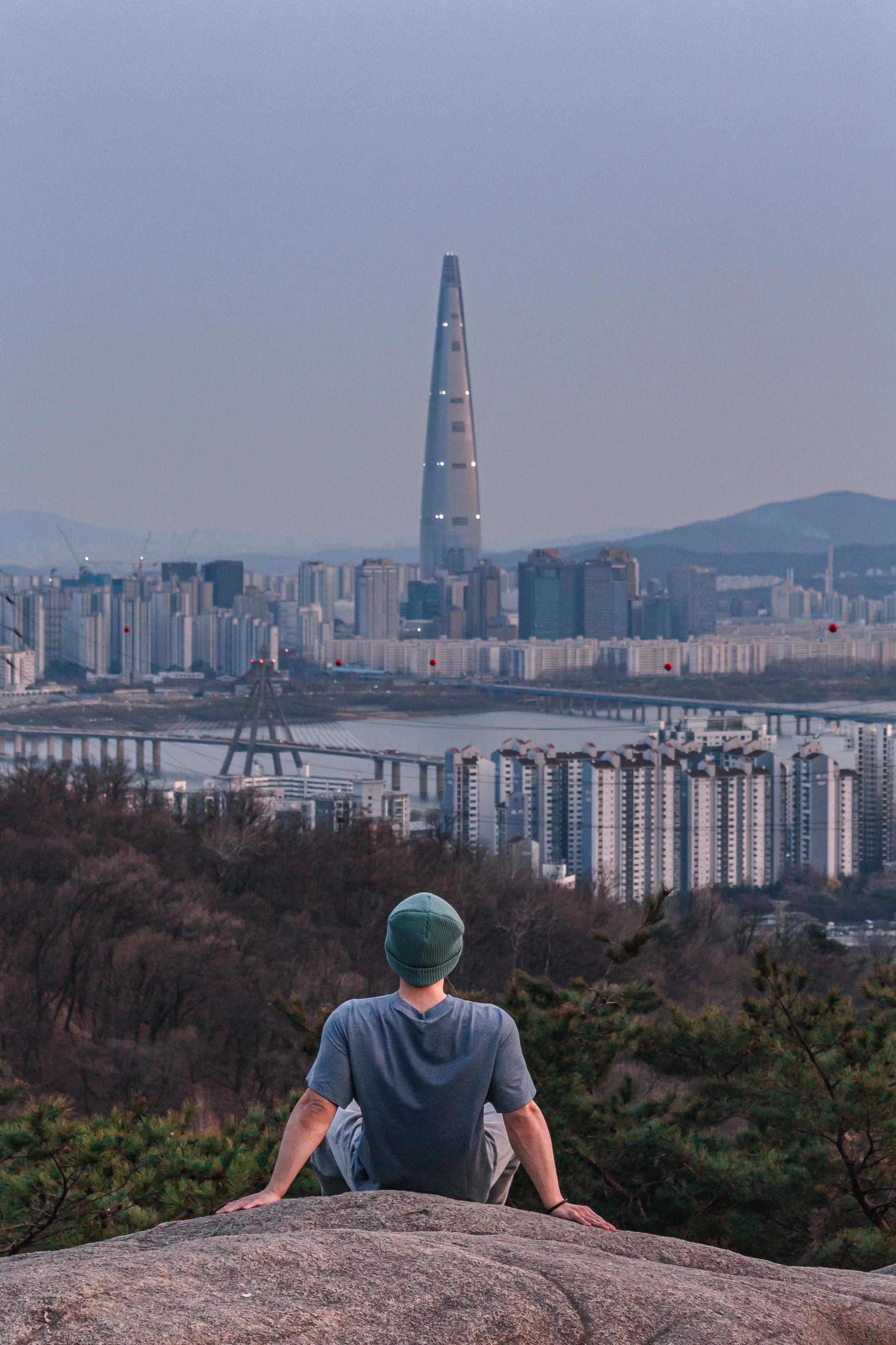 重生之我在首尔三天爬了三座山⛰️。来首尔的人总会变好看的，有的人靠科技...