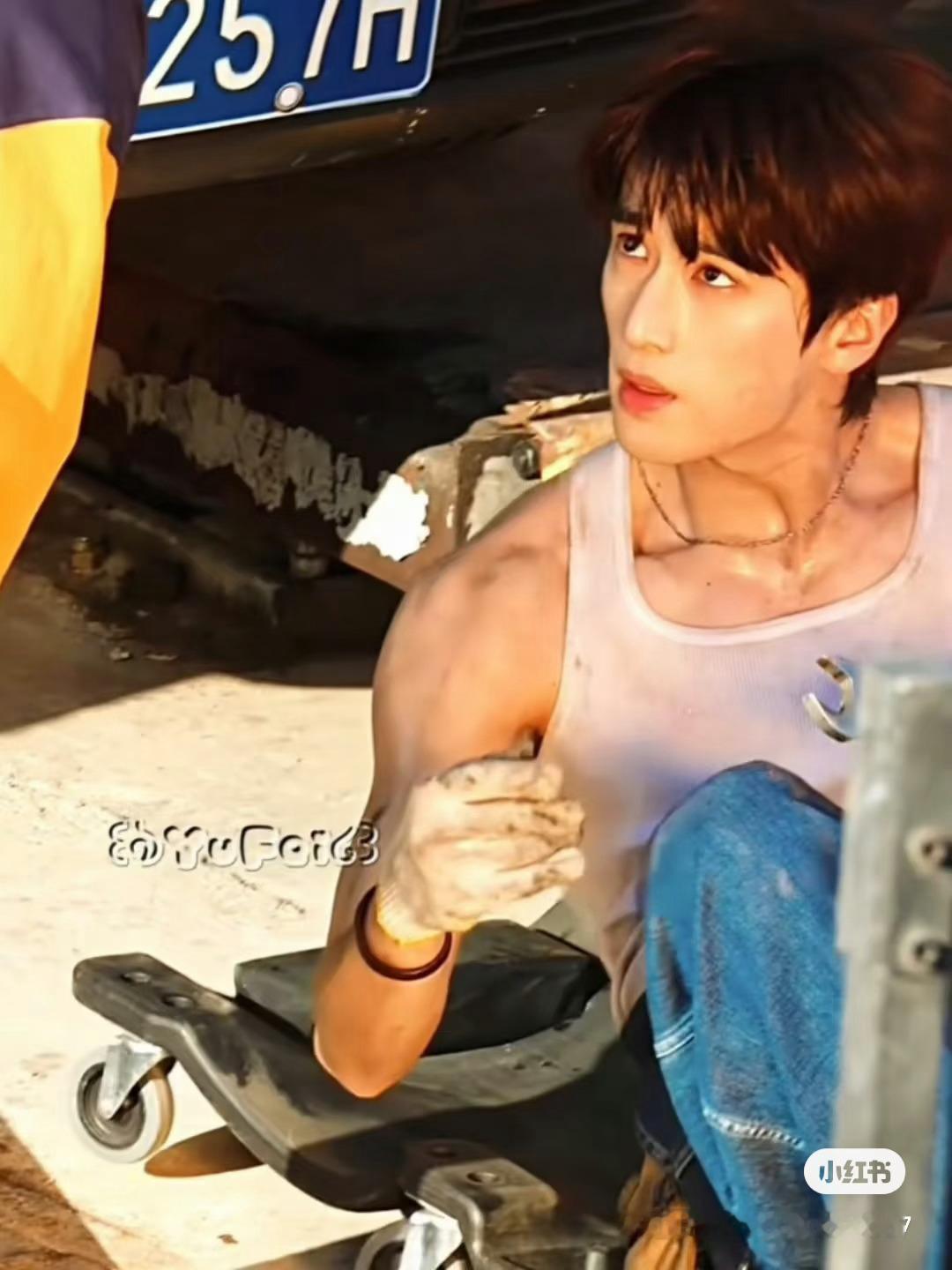 张康乐修车工造型 A爆了 