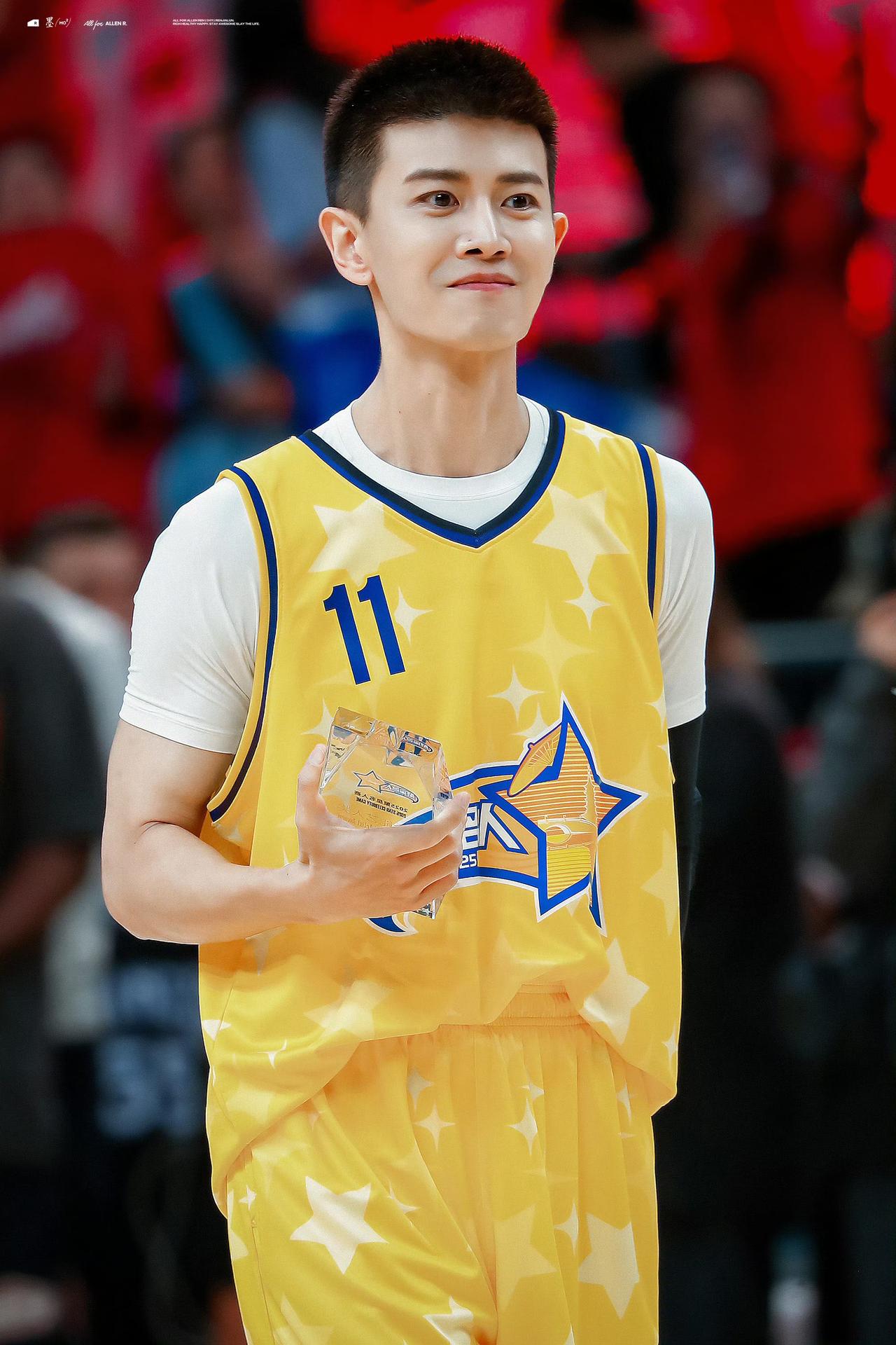 恭喜任嘉伦成为腾讯体育NBA代言人 ⏰
10月21日锁定腾讯体育APP，76人v