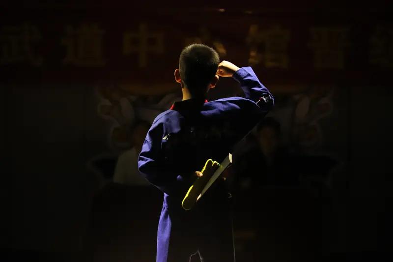 武术表演那可太有魅力了！学生参与武术展示，就像打开了自信和表现力的开关。之前学校