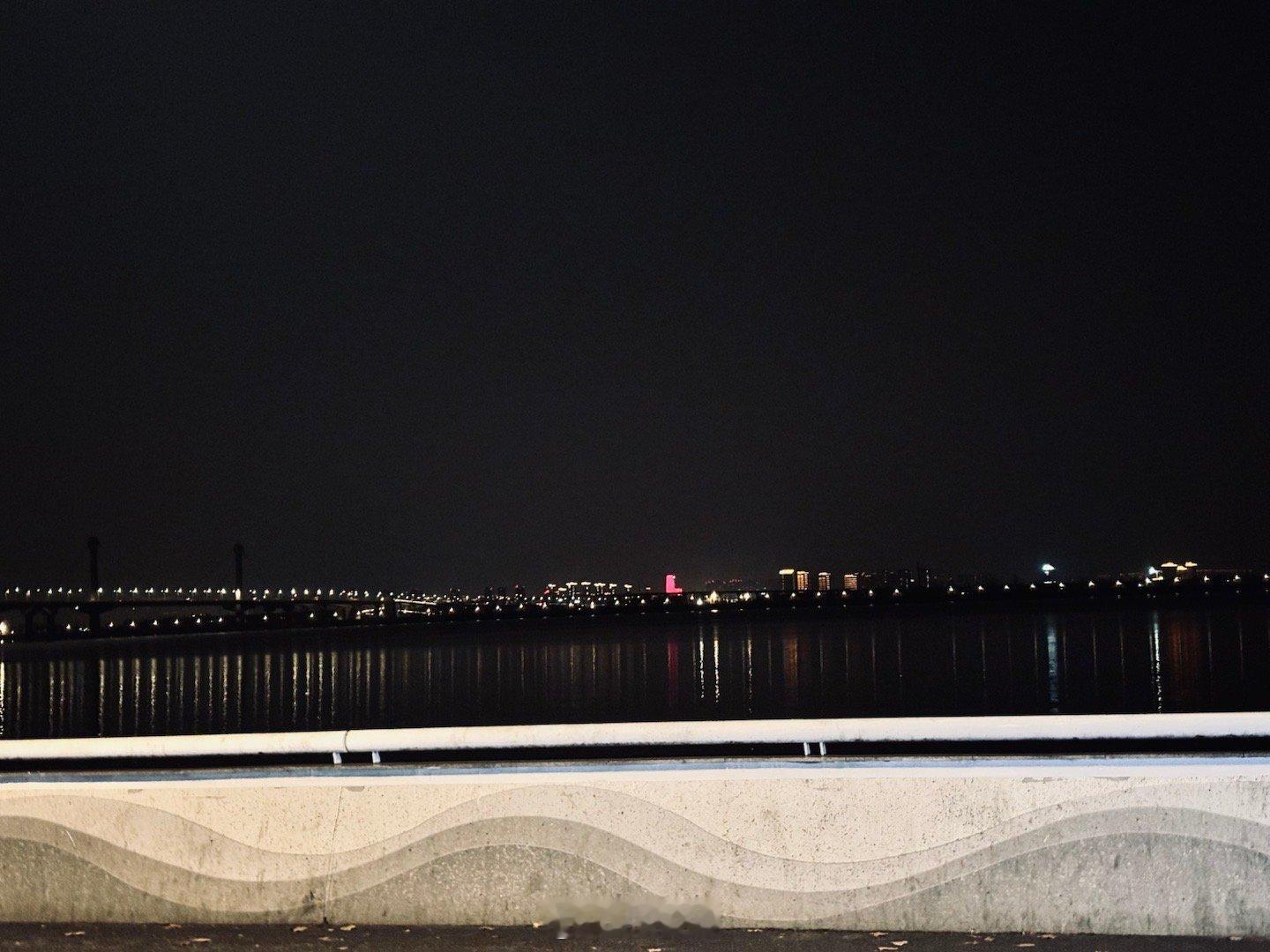 今天专门开车到钱塘江边找这家铁板烧发现生活中的小美好 杭州