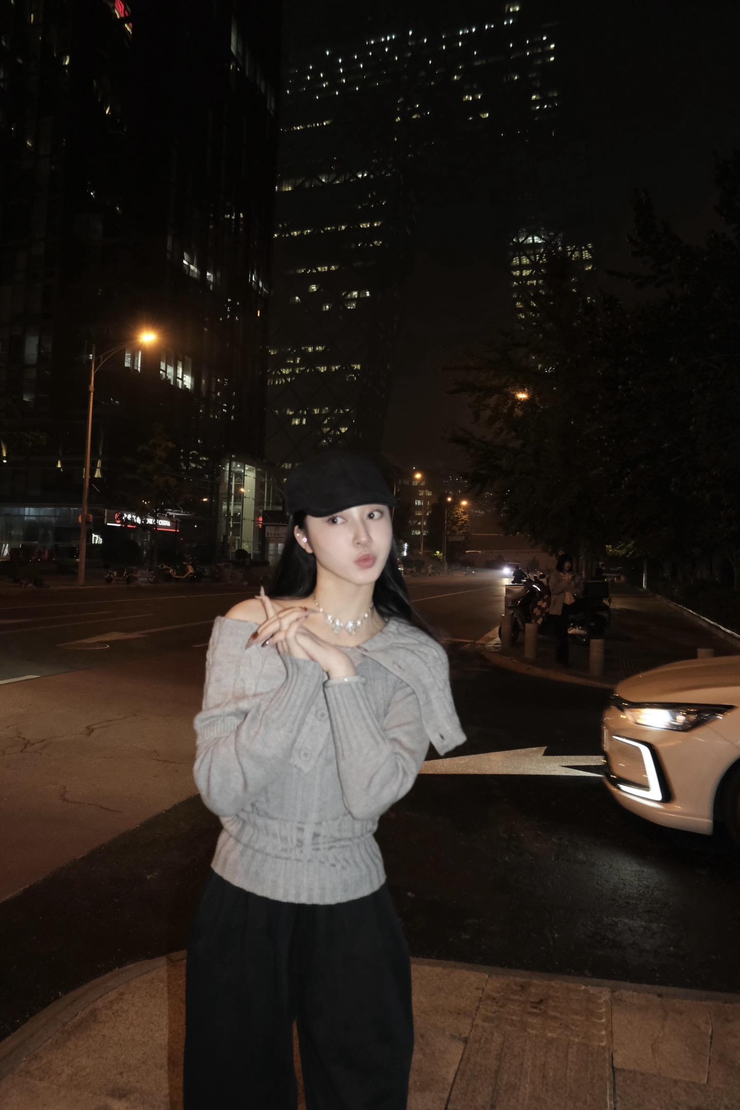 平时隔着屏幕分享的人今天在身边