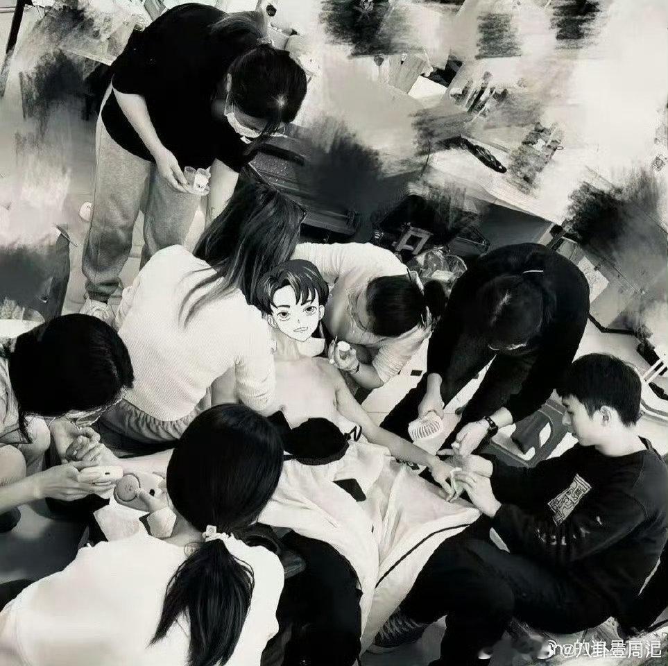 王鹤棣的老年妆让我看到了他的另一面，五个小时的化妆时间也是看得出的努力！ 