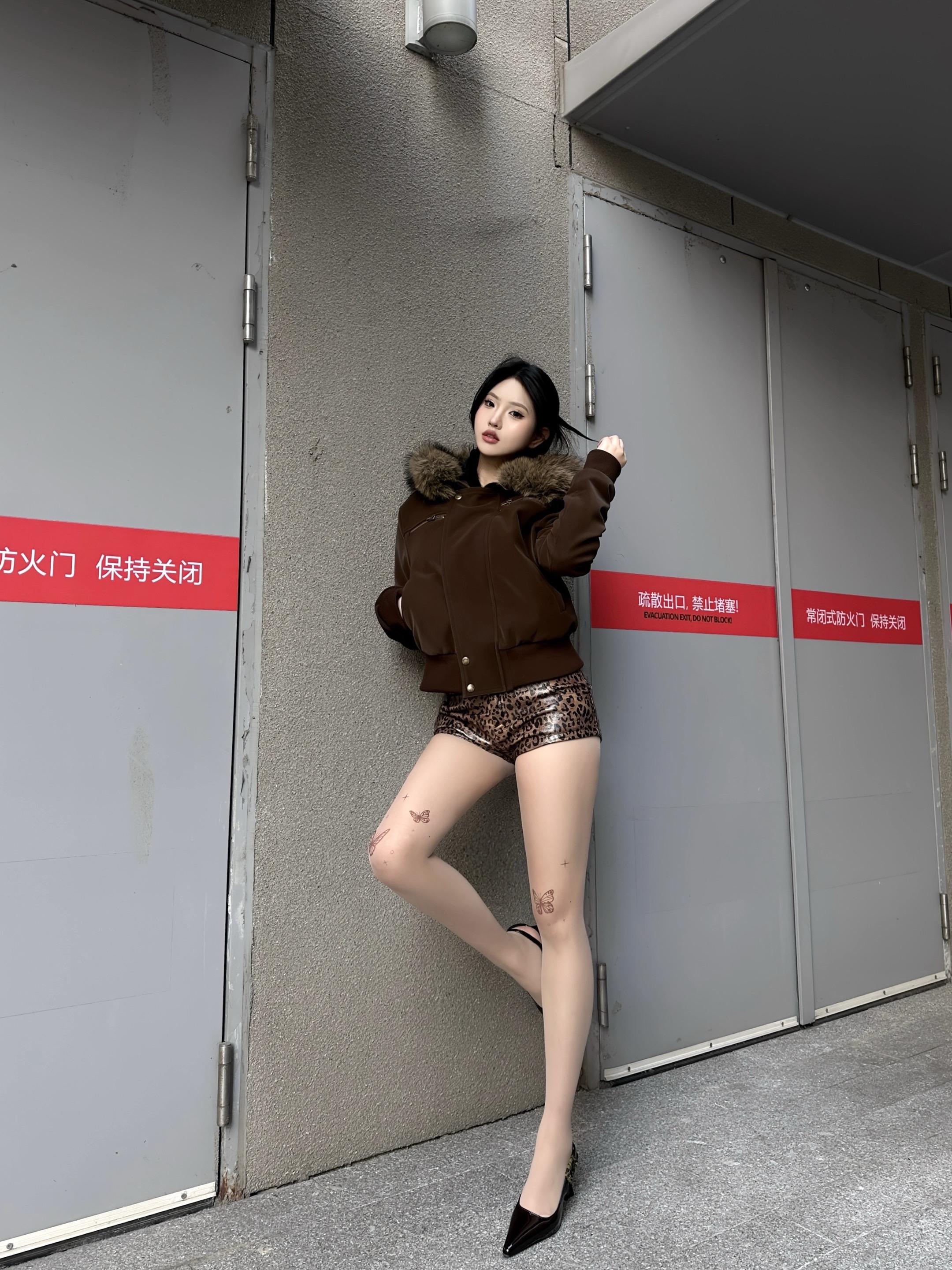 我发誓不再爱上女人 如果再爱上就再发誓。