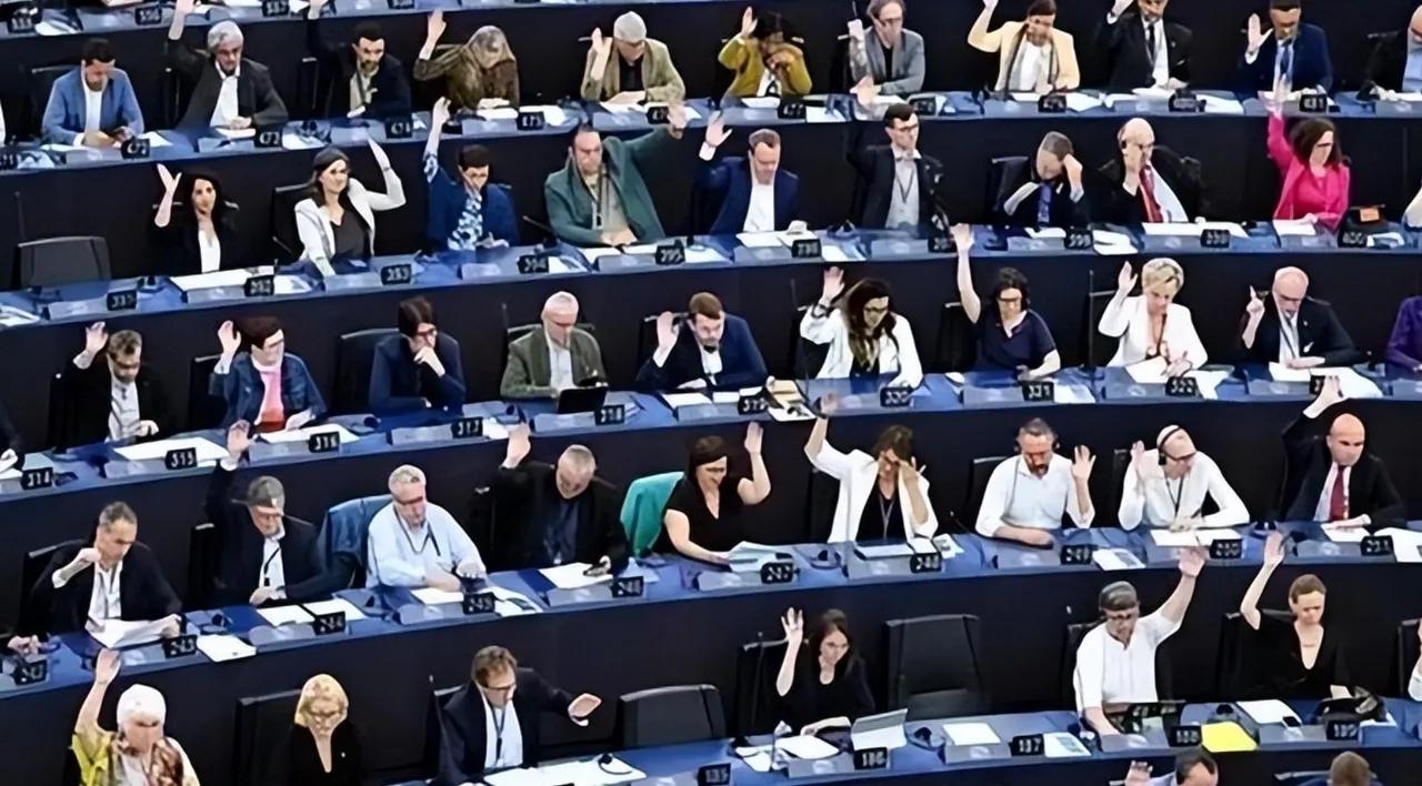 真是离了个大谱！就在昨天，欧洲议会icon居然上演了一出极其荒诞的政治闹剧，50
