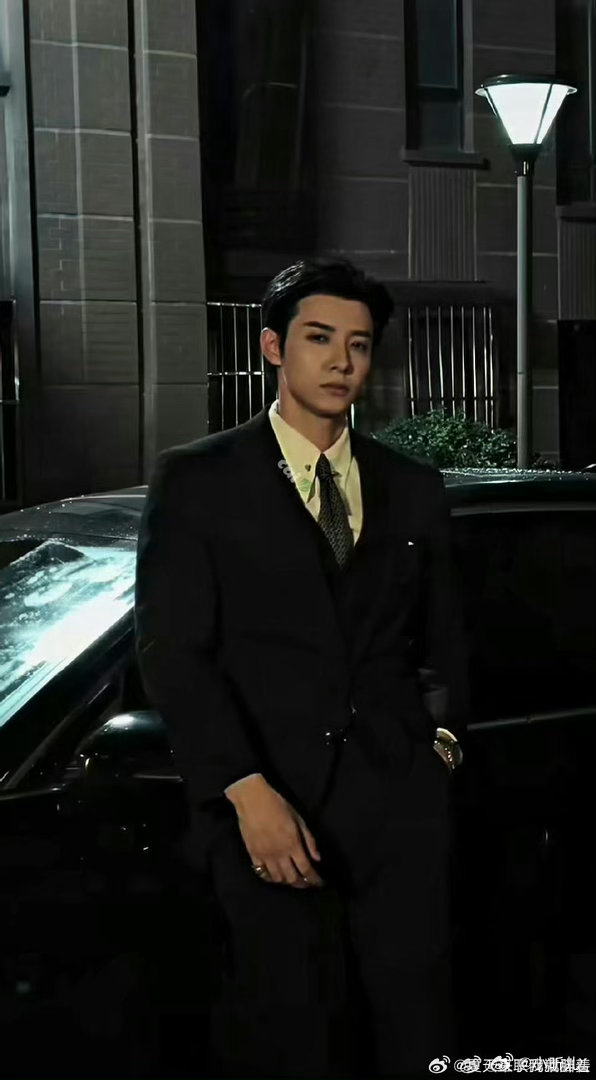 马小宇镜头签反复沦陷在马小宇镜头签里！干净清爽的模样，镜头前松弛又好看，每一帧都