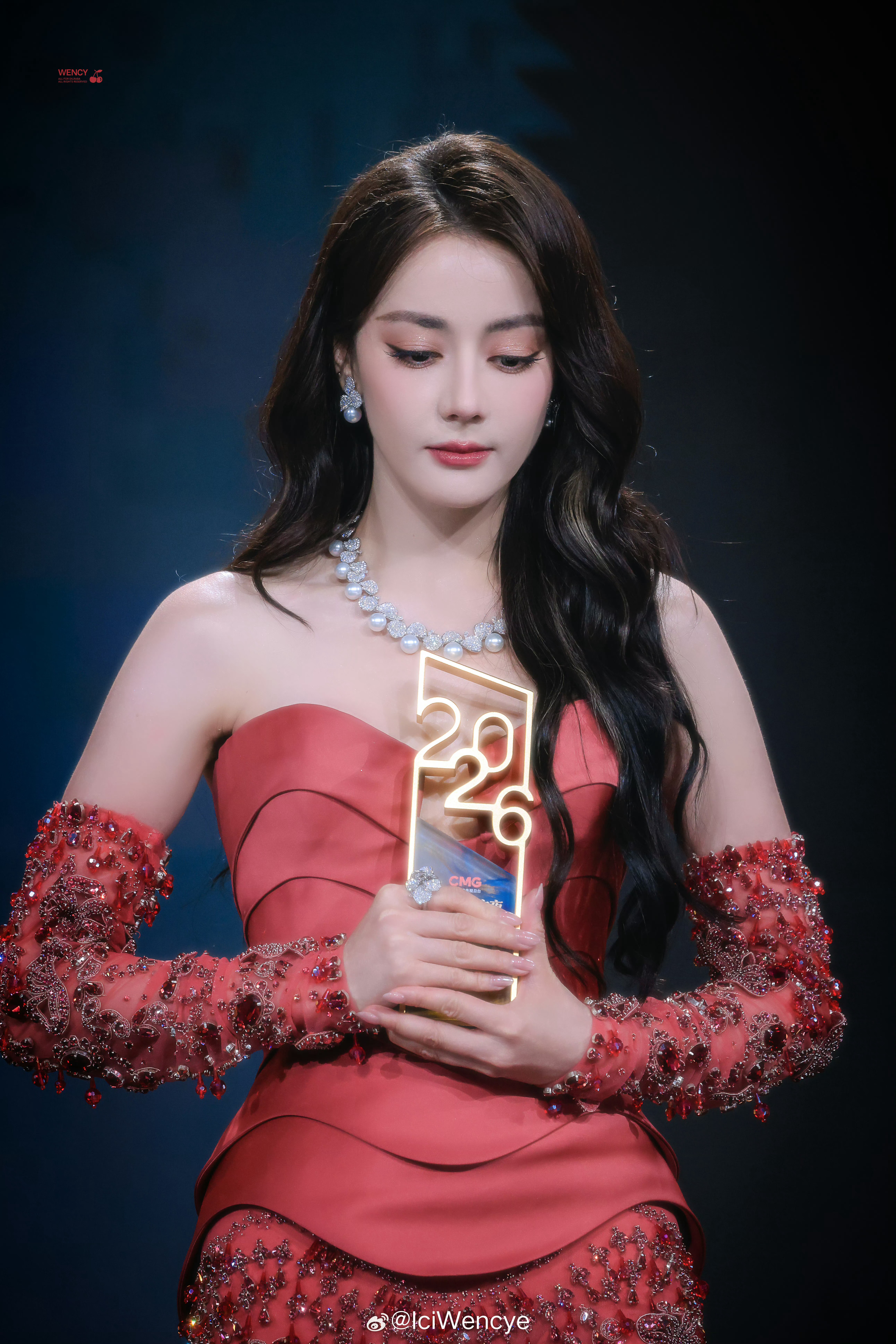 2026CMG年度推荐恭喜文艺工作者迪丽热巴获奖，实力拿奖，角色说话，未来继续走
