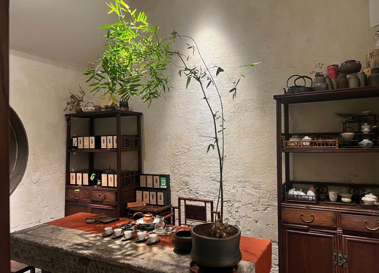 品茶赏器交友  有人说茶苦，有人说茶香，心态才是那杯关键的水，你用什么心态去泡，
