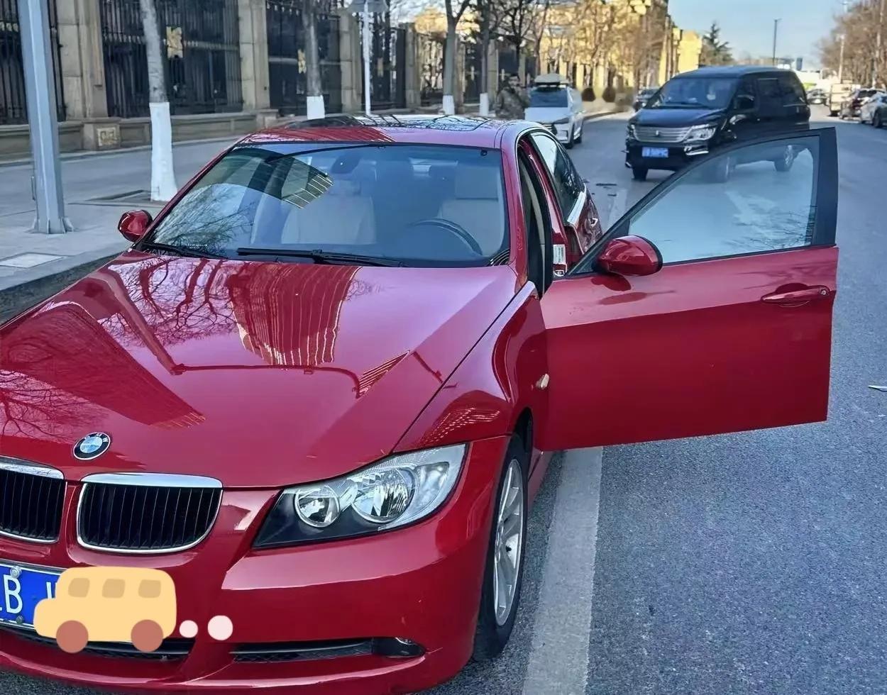 我现在这个宝马车是 2008 年买的，确切地说，这个车刚刚出厂也就是第一批次。