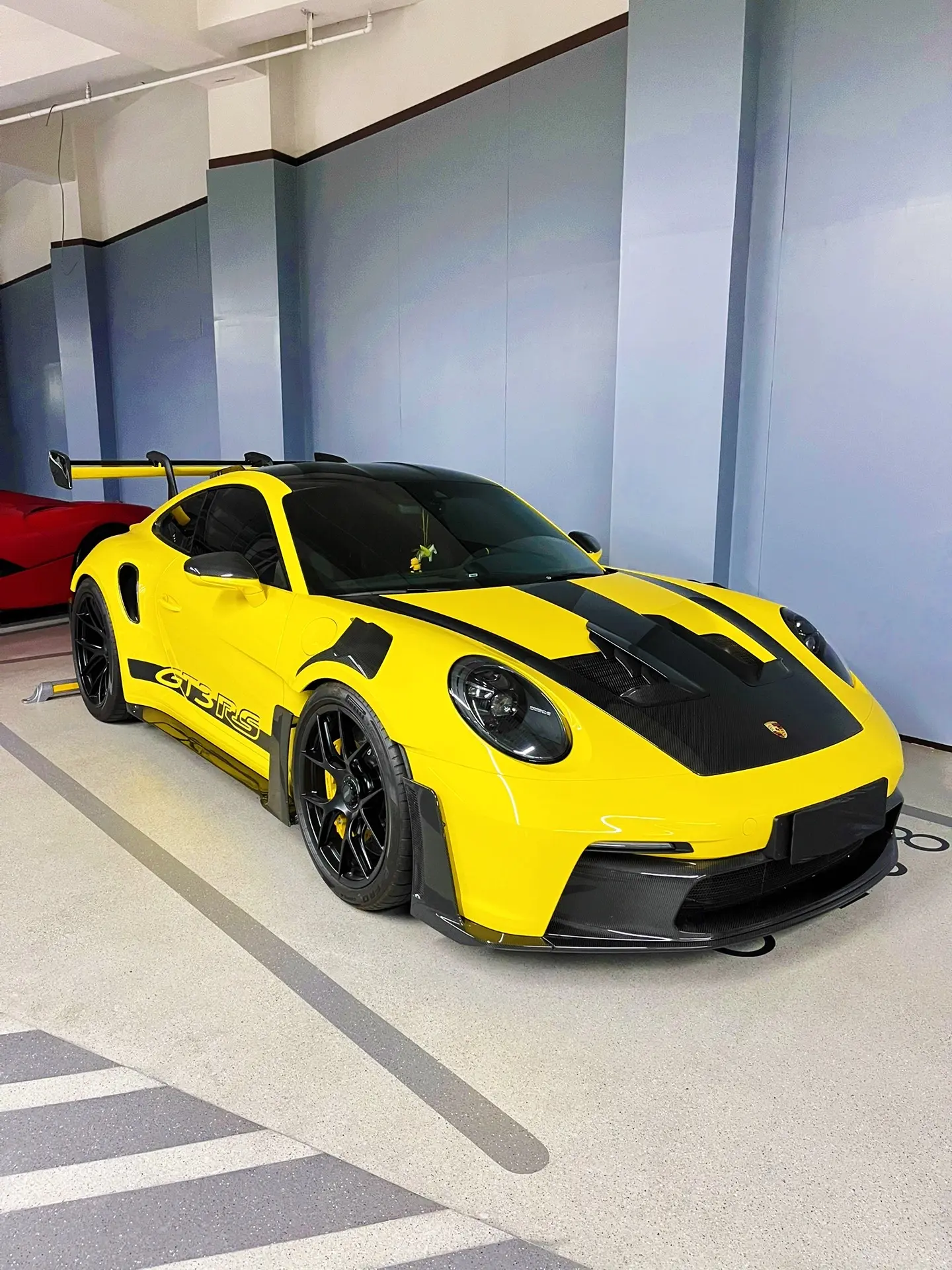 尾翼大到能当餐桌使的保时捷911 GT3RS，万转自吸，内燃机最后的倔强