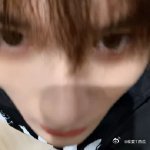 余宇涵直播 余宇涵直播时认真练习舞蹈的样子太帅啦！一遍又一遍地重复动作，力求做到