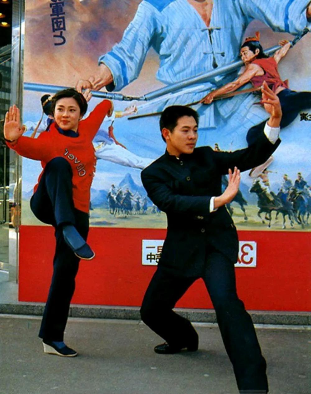 李连杰大女儿李思，亲眼看父亲移情利智，我不相信婚姻，34岁仍未婚。
李连杰 李连