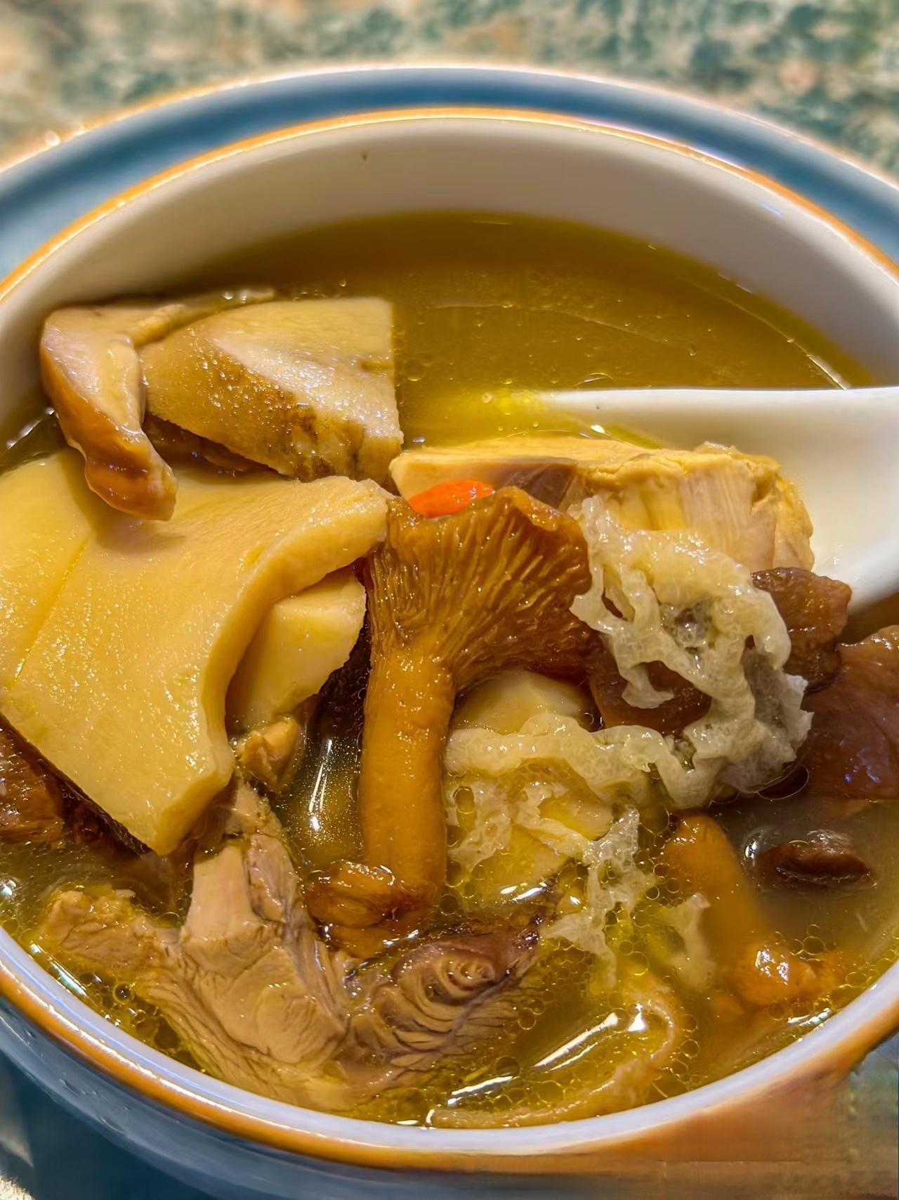 今年的第一顿菌  ​​​