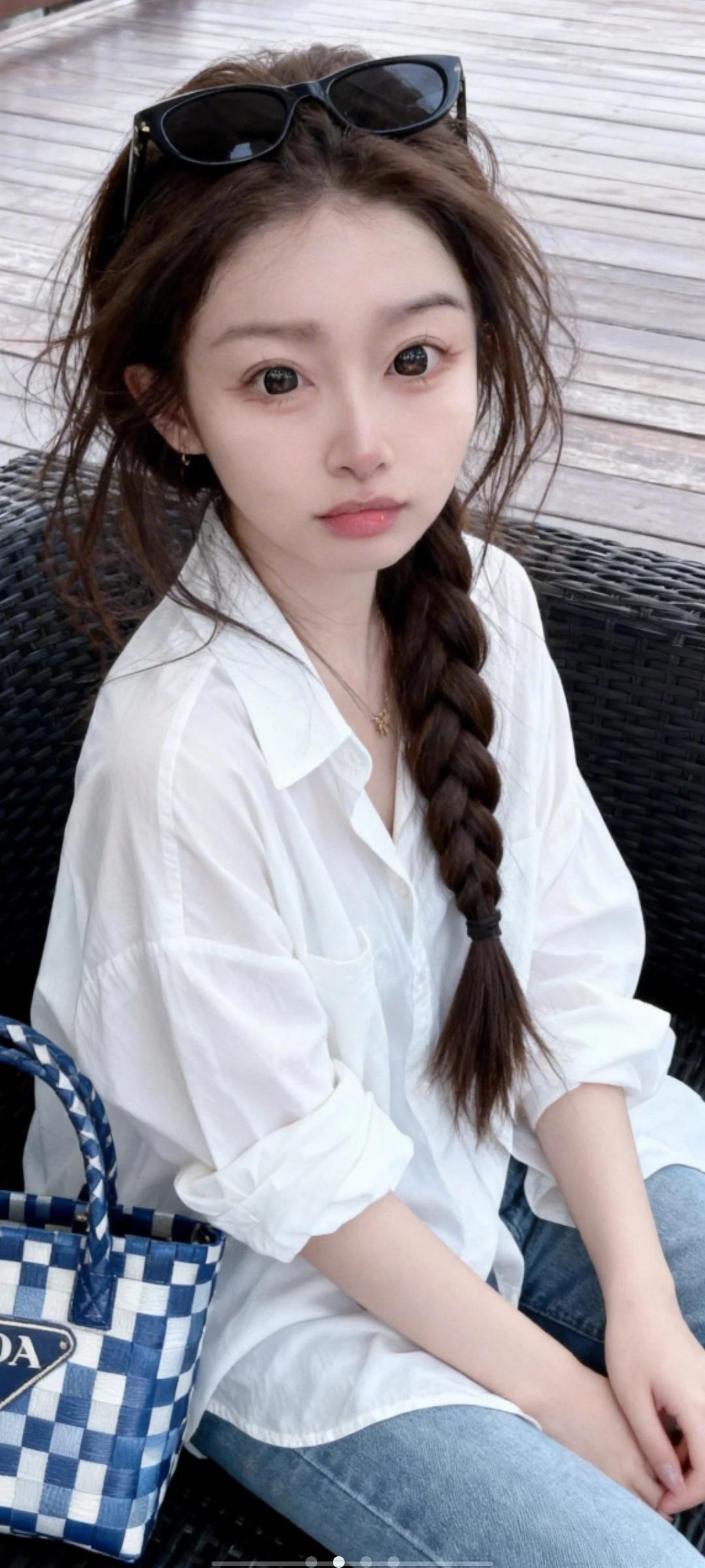 怎么感觉眼睛肿了呢？