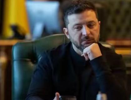 一位乌克兰网友表示：我们都知道泽连斯基是一名演员，但是谁规定的，演员难道就不能做