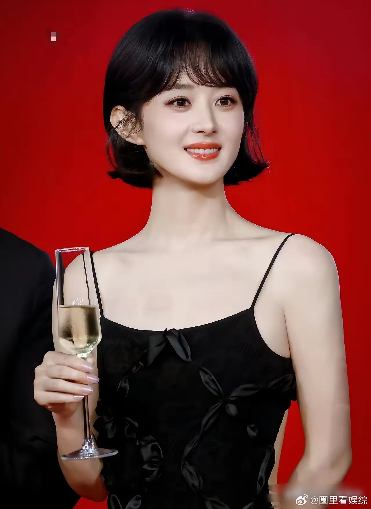我表妹在上海亲眼见了赵丽颖她说了一句大实话私底下的赵丽颖跟镜头前的完全不一样她说