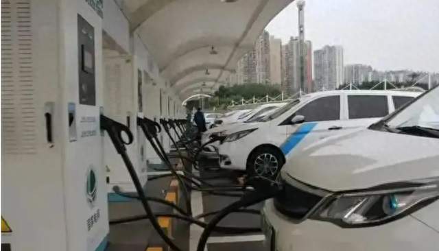 国庆跑完600公里才懂：电车省的是钱，但纯油车或HEV省的是命