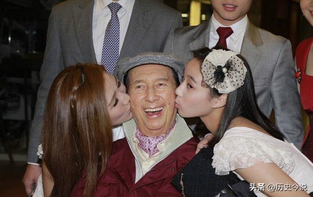 赌王何鸿燊续命11年之谜：88岁脏器衰竭，为何能撑到98岁才离世
 
阅读此文前