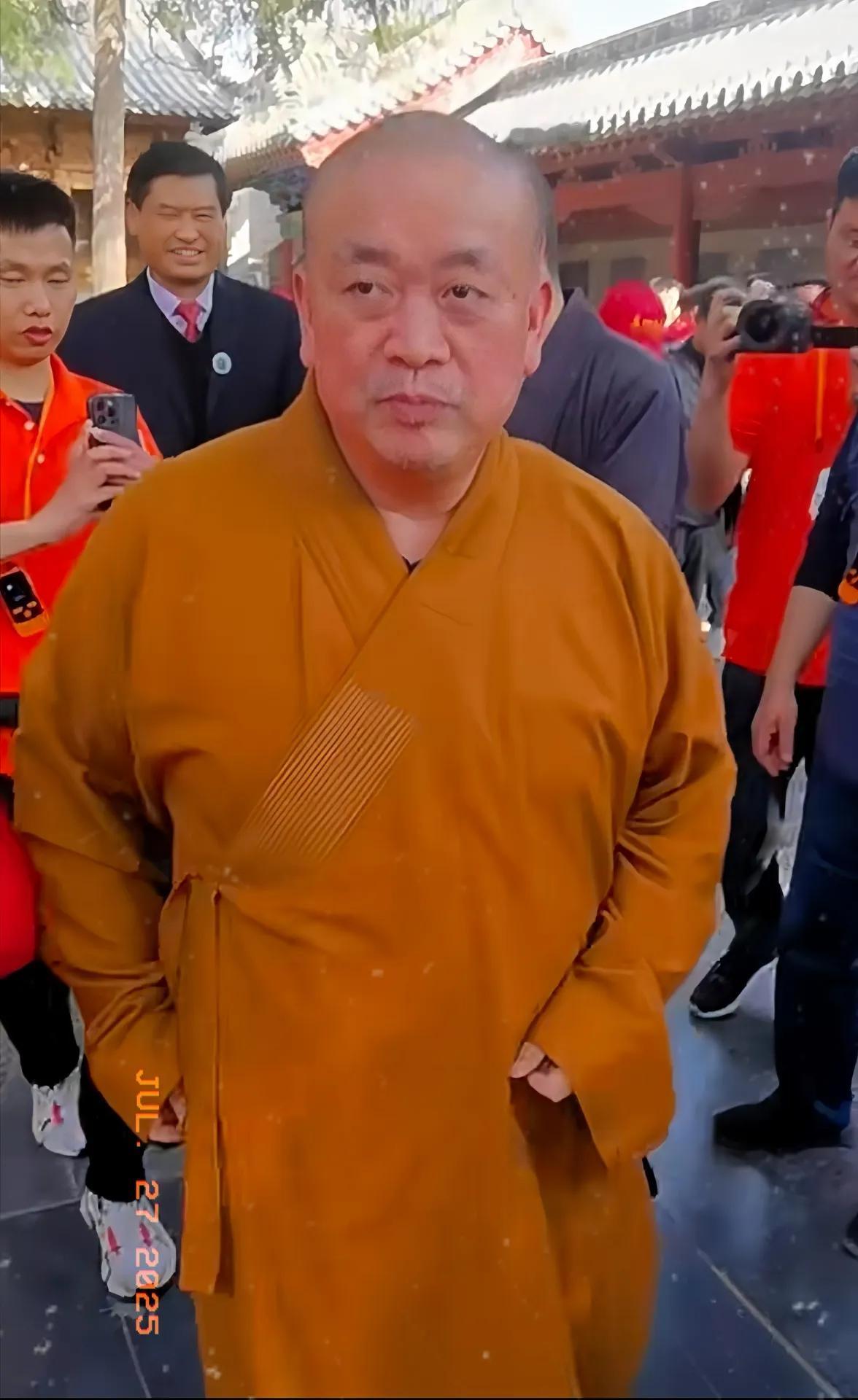 释永信被带走调查？一切等官方通报。很多网友表示，释永信做了很多公益慈善，不图名、