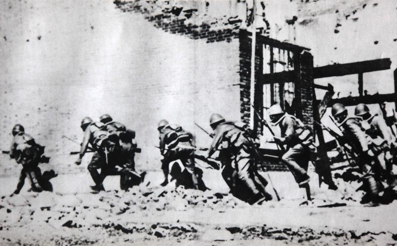 啥是正义的战争？各国通常把自卫或民族解放性质的战争视为正义的。比如周武王伐纣，商