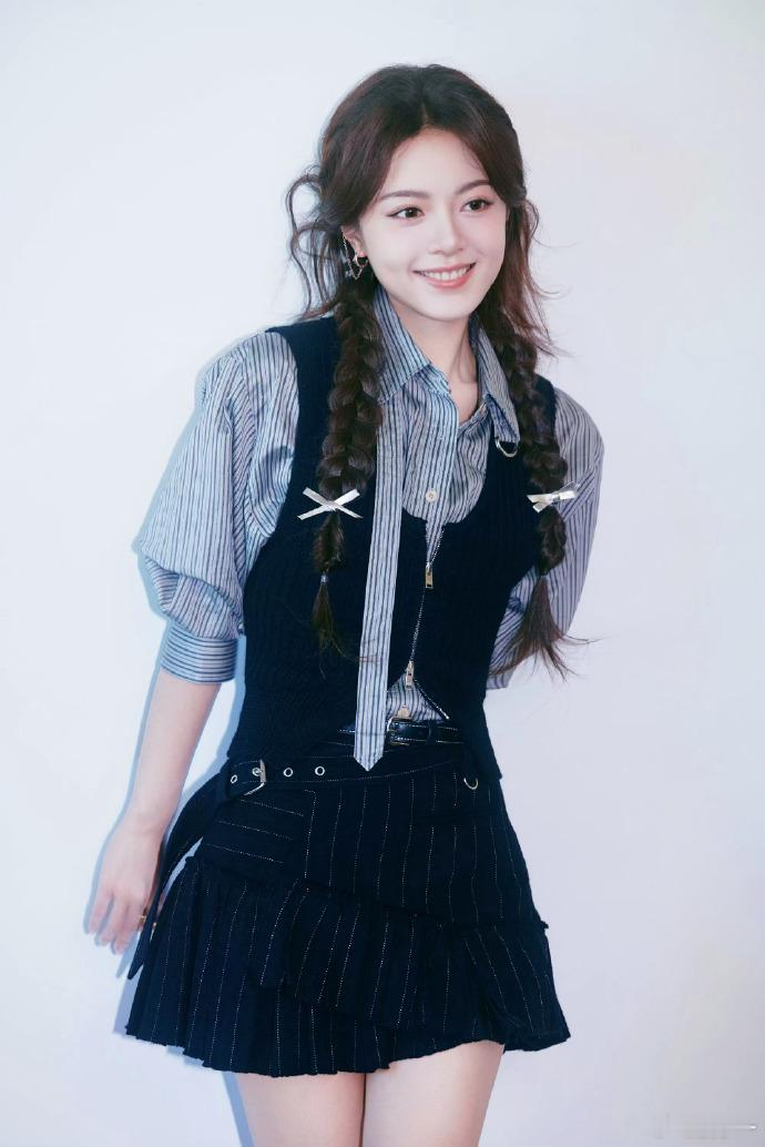 赵今麦最喜欢拾级而上名场面骄阳似我 线下复刻拾级而上名场面，宋威龙赵今麦把剧里的