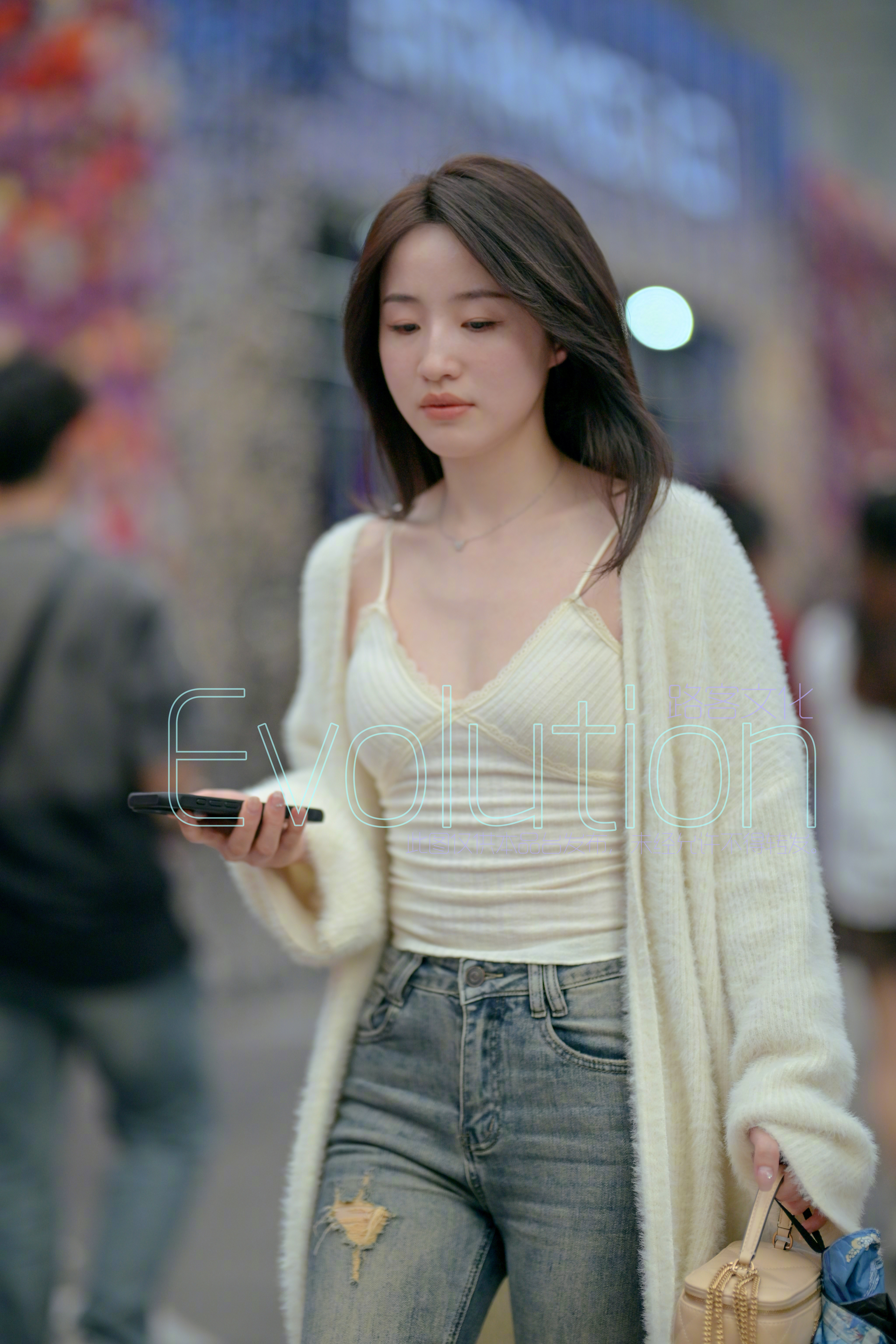 特写来一张 特别喜欢小姐姐这个表情 有点害羞有点微笑刚刚好 ​​​