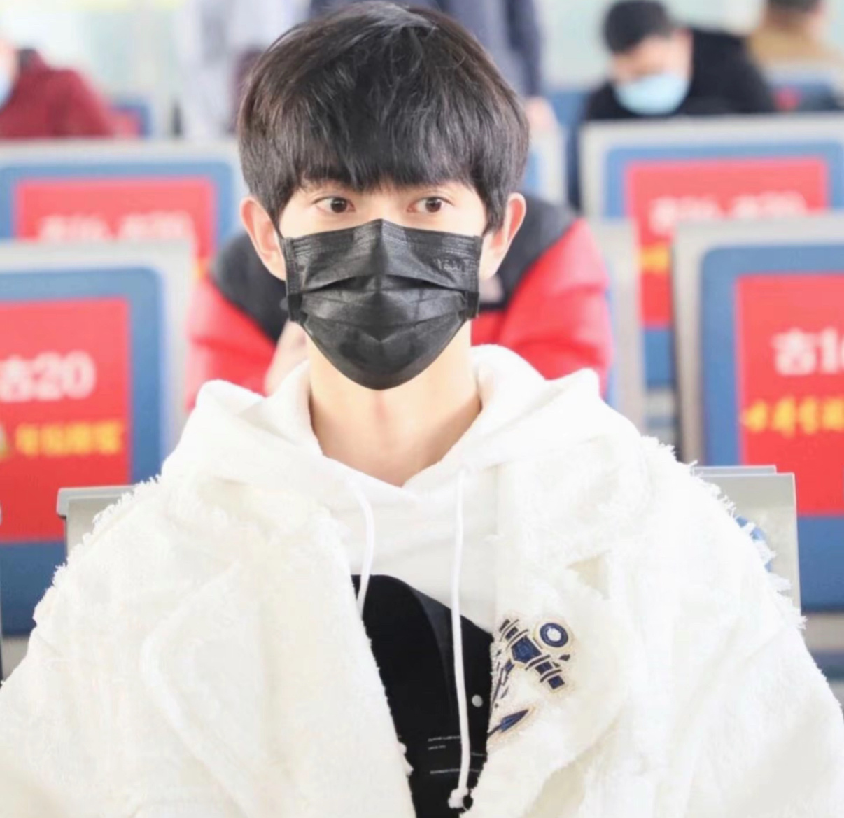 突然理解了易中天老先生说的“这个人真好，好到我觉得这一生忽然就有了寄托和希望，想