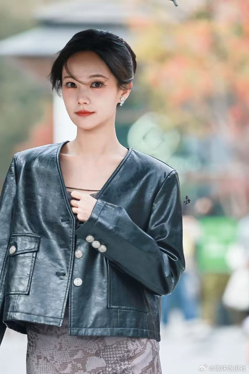 李一桐美人余东方卫视上星播出李一桐美人余只有李一桐有艺名新剧上星是个好消息，很想