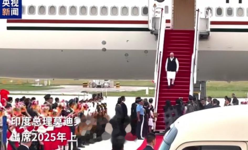 莫迪不把中国放在眼里。

莫迪去了趟日本，然后转头来中国参加上合组织的会议。
