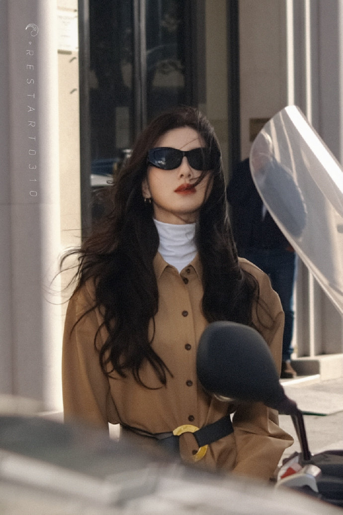 刘诗诗就这么美得轻轻松松  刘诗诗硬抗G社镜头 刘诗诗就这么美得轻轻松松，刘诗诗