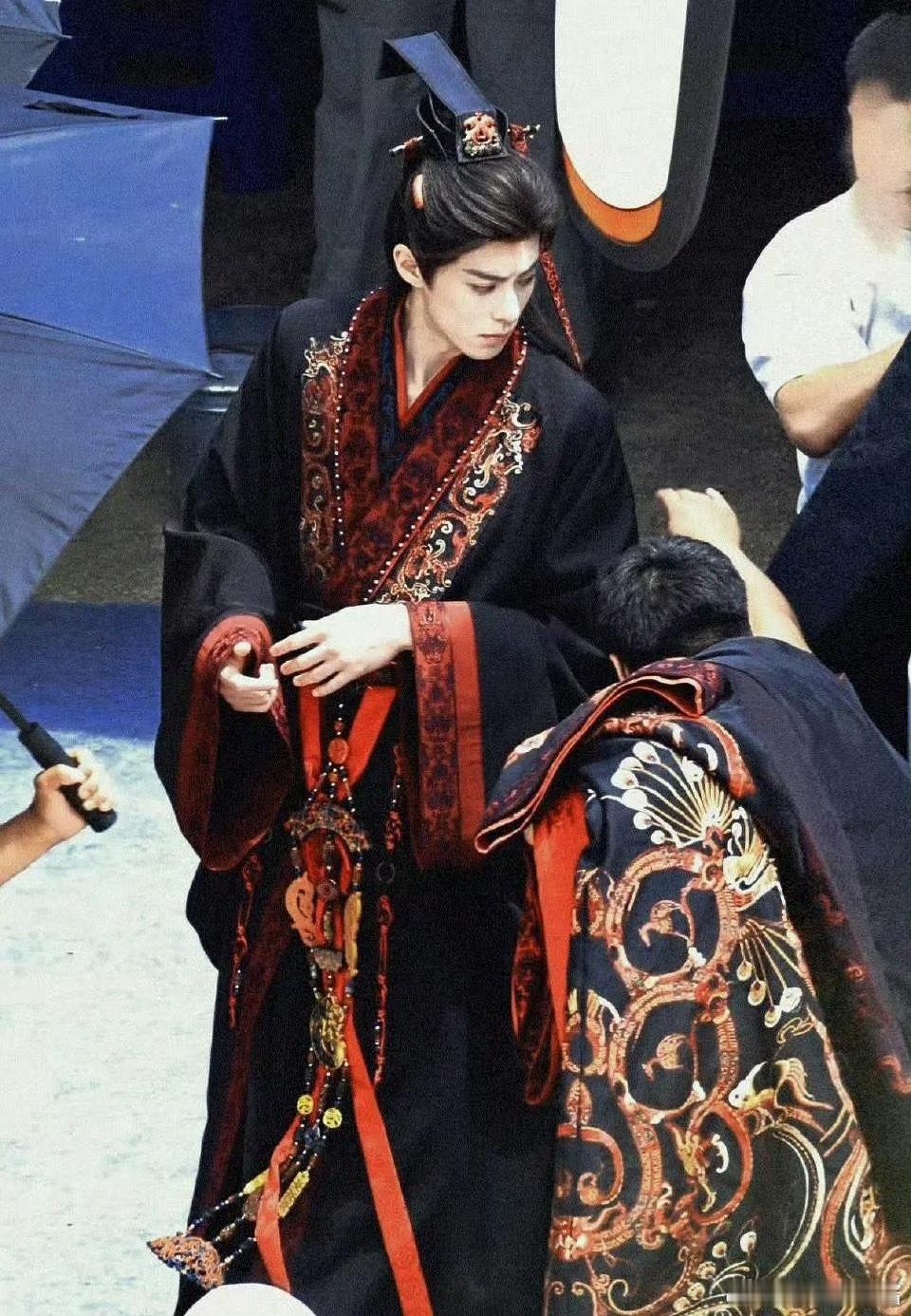 王鹤棣《将门独后》婚服路透，驾驭的如何 