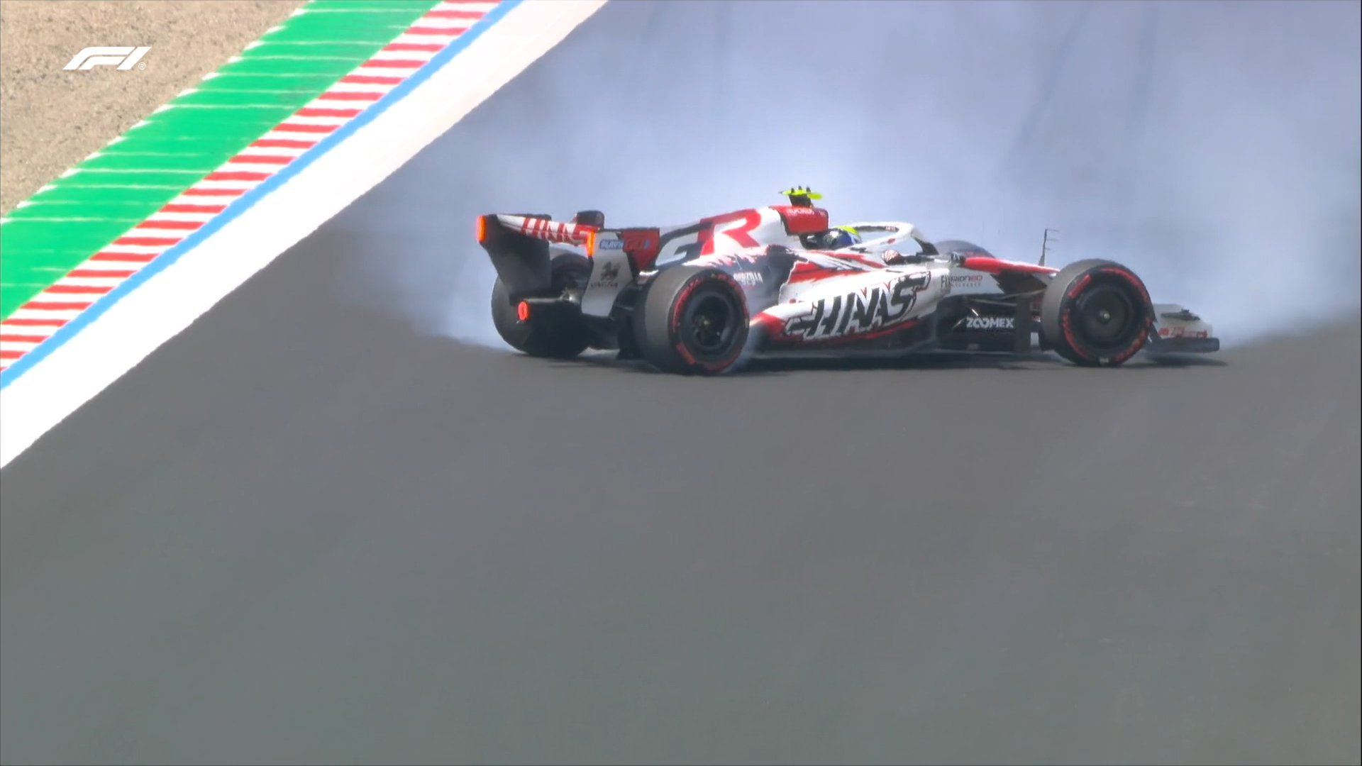 熊仔T14出弯转向过度的神救车得到赛车皇帝的认可f12026f1日本大奖赛