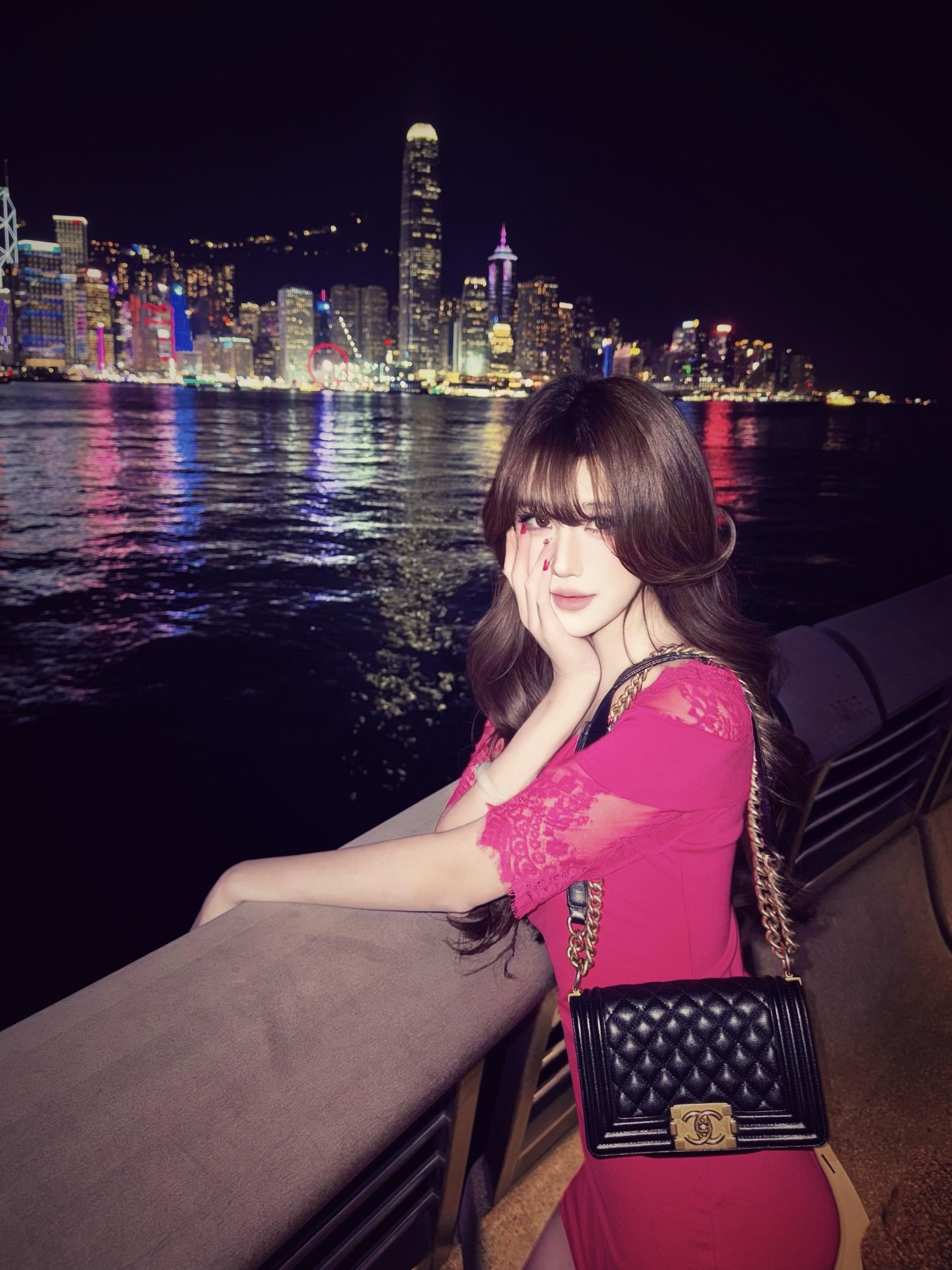 在我们故事的边缘 我潦草的写下了永恒的片段