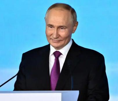 美俄谈判后，俄罗斯现在最大的痛苦，就是不舍得放弃远东地区。一想起远东，就像拿着一