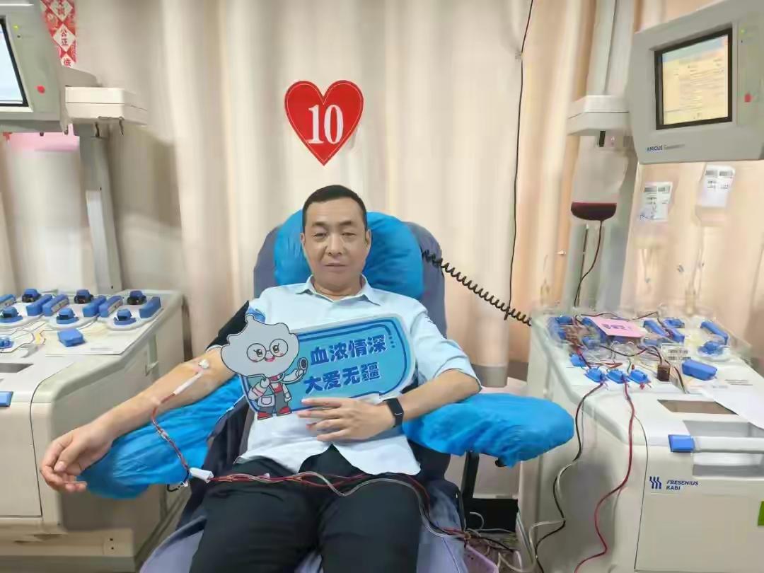 武汉熊猫血大哥16年自律献血 1.8万毫升热血暖人心❤️❤️❤️

武汉这位大哥