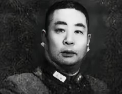 1931年，萧克看到一个俘虏后大惊失色，急忙对看守说：“他已经被俘，可以不用再捆