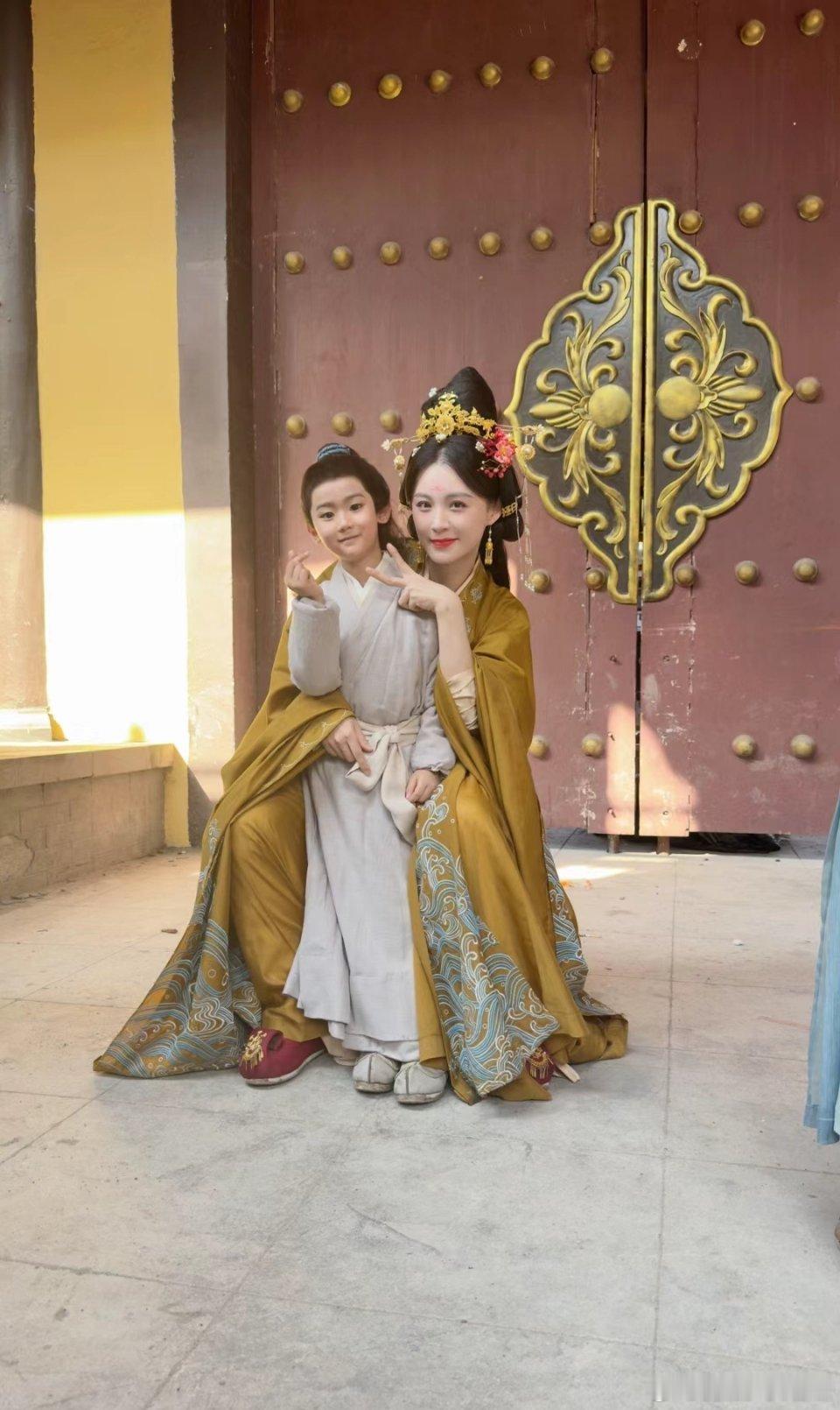 妈生脸真的不要太强，感觉我小时候她长这样，现在了她还是长这样 ​​​