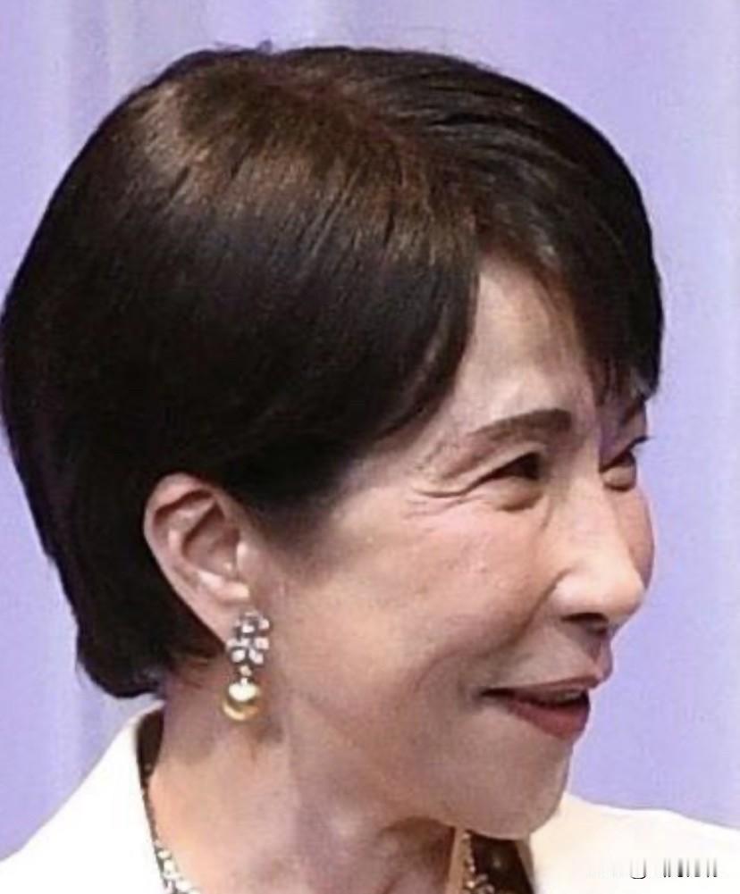 应了“各有所求”这句话。
日本首相高市早苗7月4日
作为特别受奖者参加了东京都