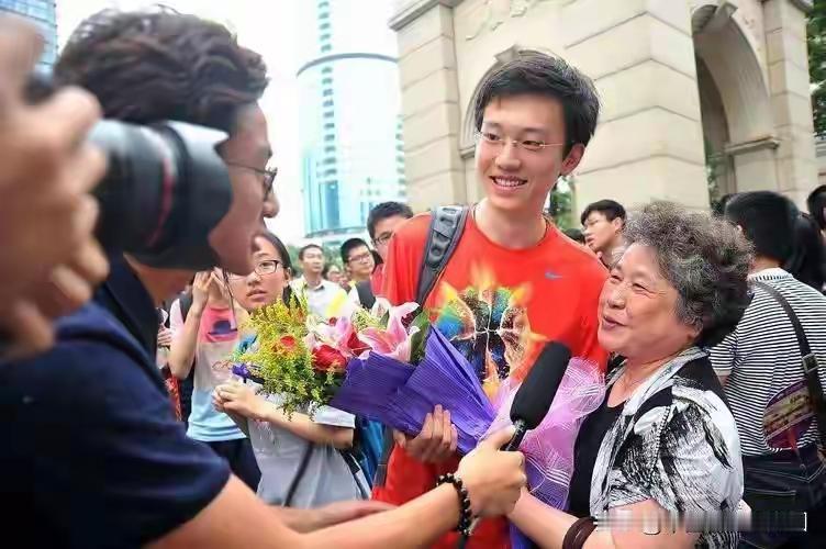 民调数字背后，真正值得关注的不是“62%支持交流”，而是“为什么连绿营支持者都在