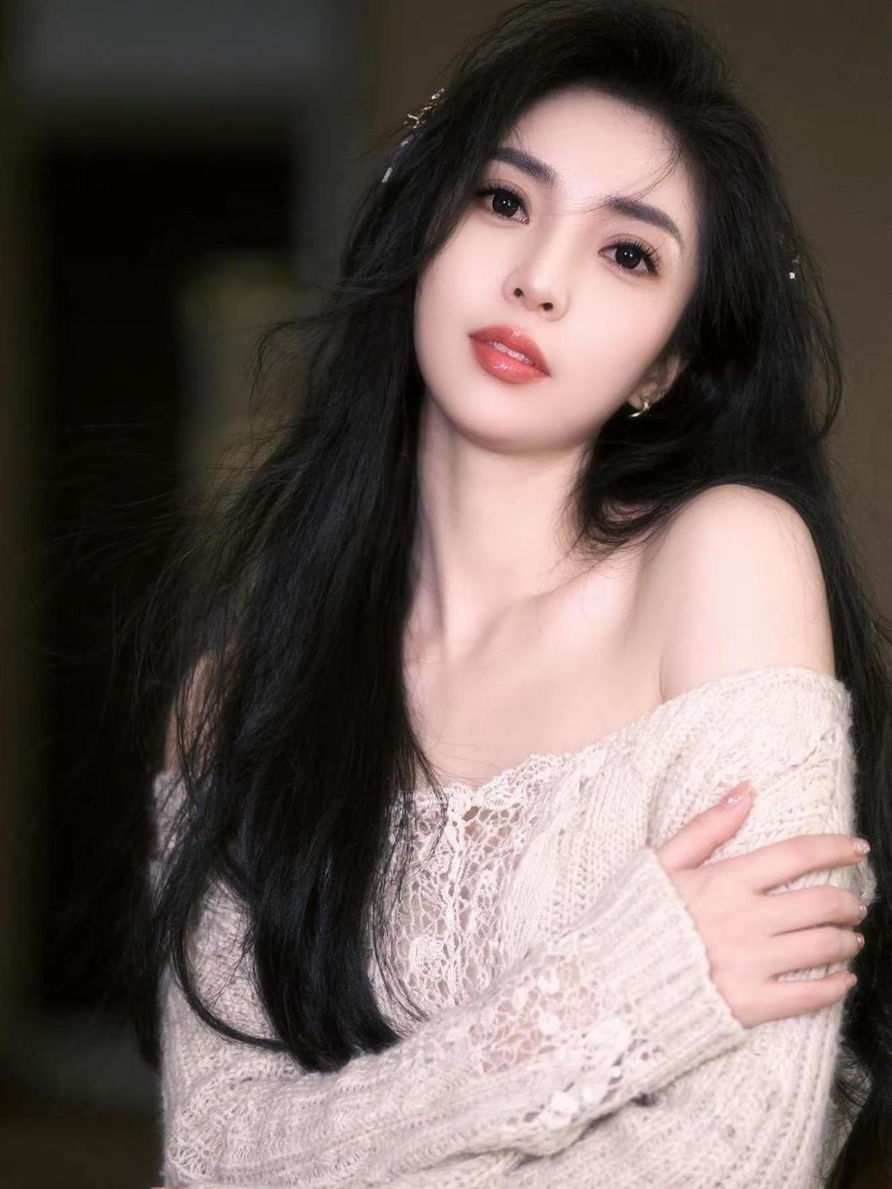 努力的往前飞，再累也无所谓，黑夜过后的光芒有多美，分享你我的力量，就能把对方的路