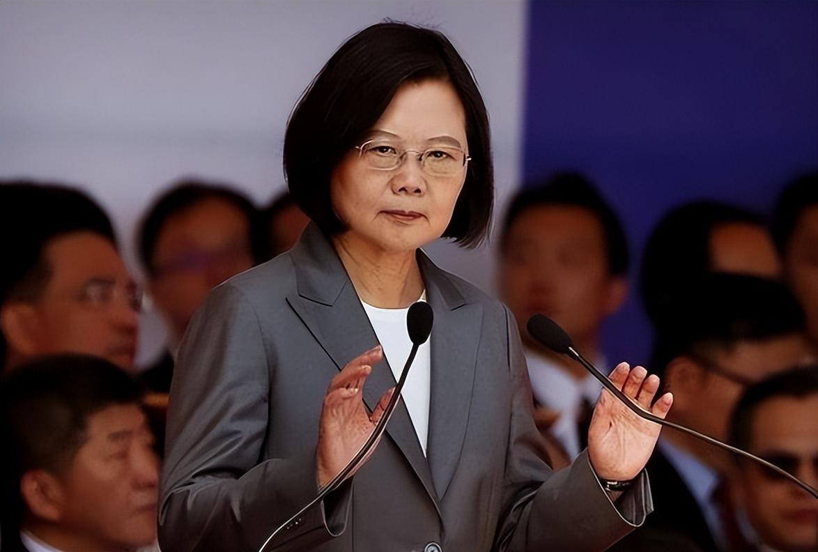 你敢想？
“台独”分子蔡英文
竟然是汉奸后代！


她父亲是日本关东军。
学过飞