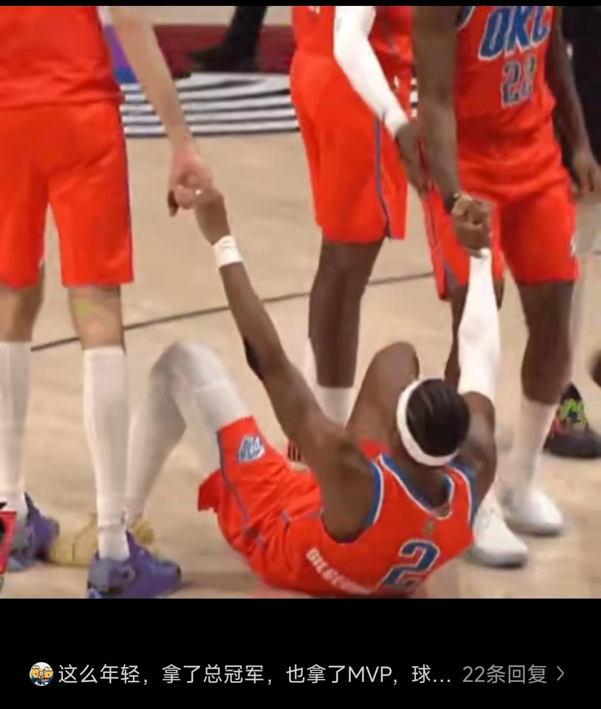 当年艾弗森没有学会亚历山大的绝技，
否则早就干掉湖人三巨头拿到总冠军了，
但当年