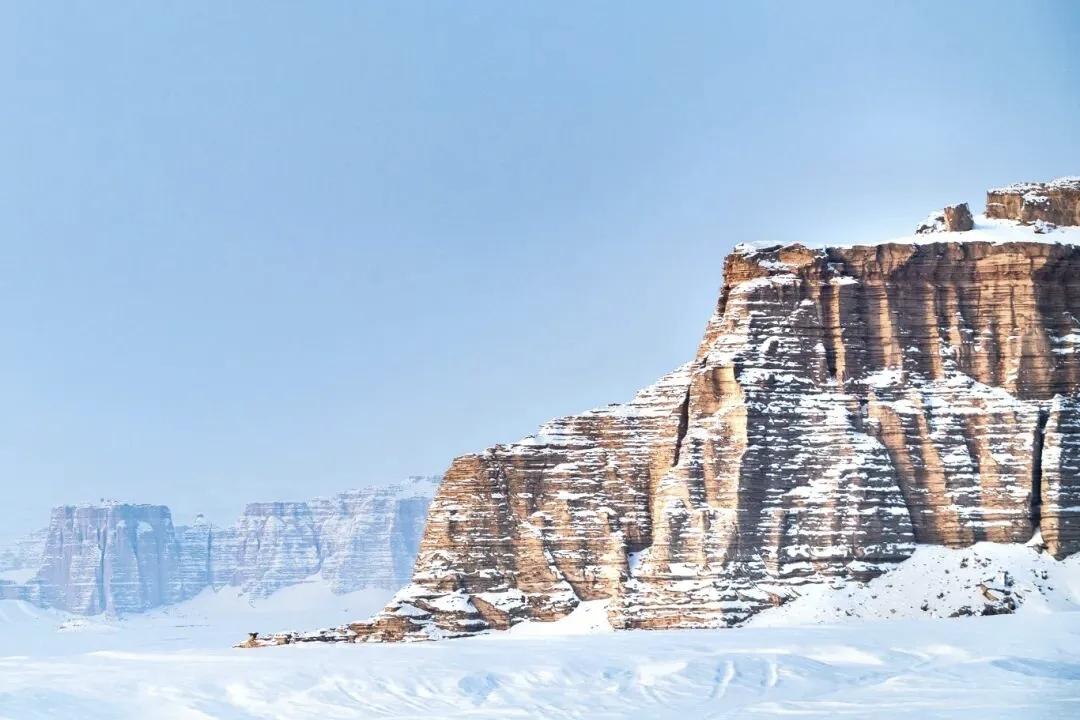 【嘴甜的人尽量不深交，自来熟的人一般不值得信任，强大的人不会说悲惨经历】
   