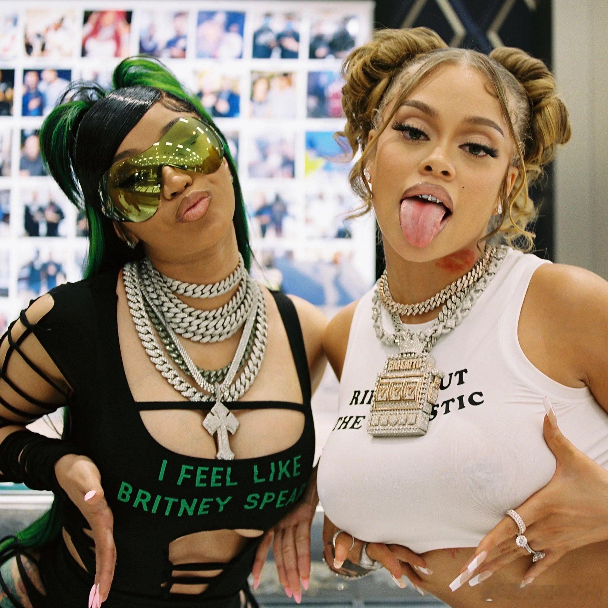Cardi B 谈及 Latto 在新专辑中对她发起的攻击：“我真的理解你的感受