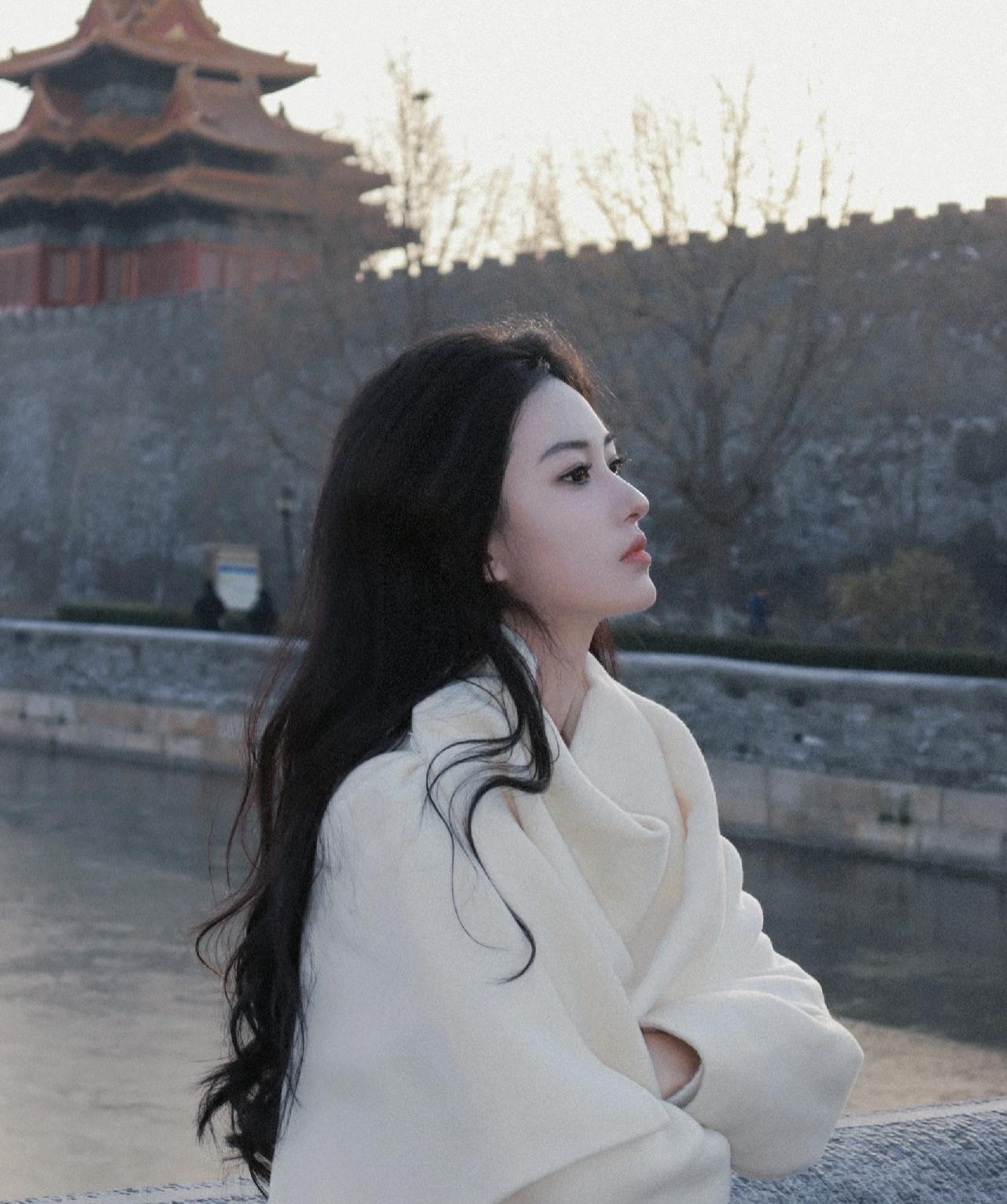 记得很清楚，恋综节目上王梓莼对包洁仪说，“你会被骂的，那些关注我的粉丝也好，黑粉