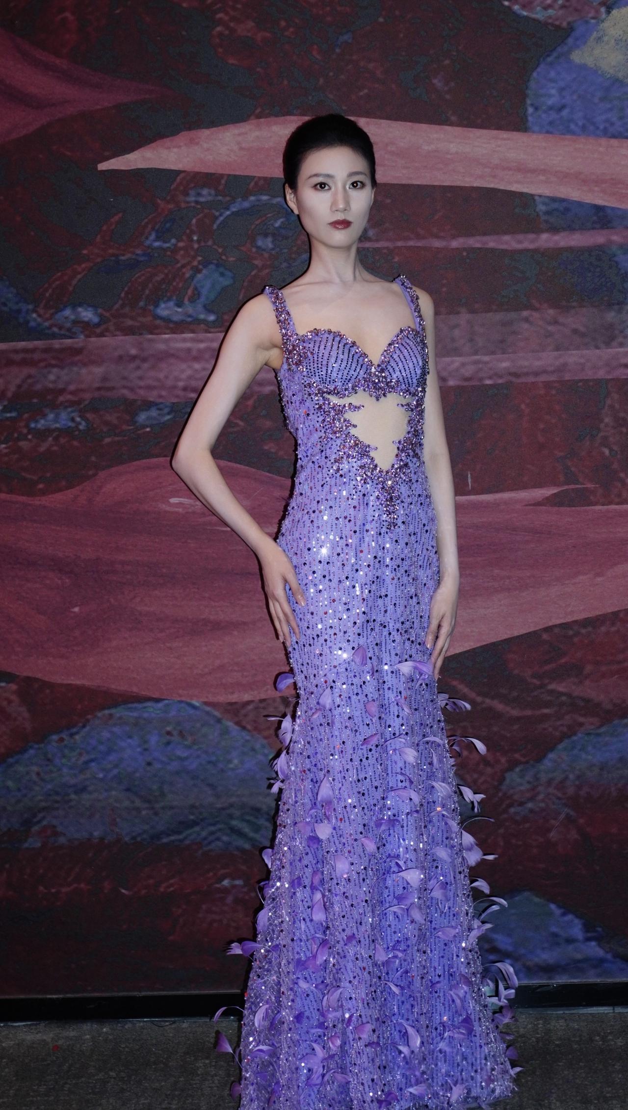 秀场 礼服裙 美到发光 时尚现场直击 中国高级紫