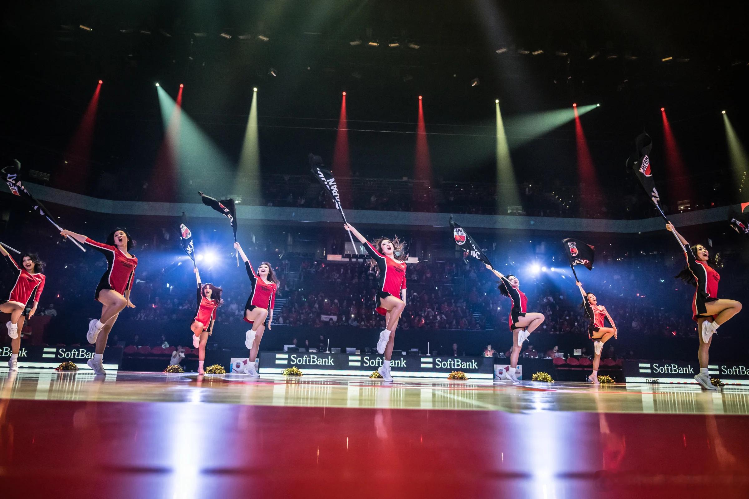 这怎么就能吹2+1呢？日本主场哨真的没底线中国男篮VS日本男篮