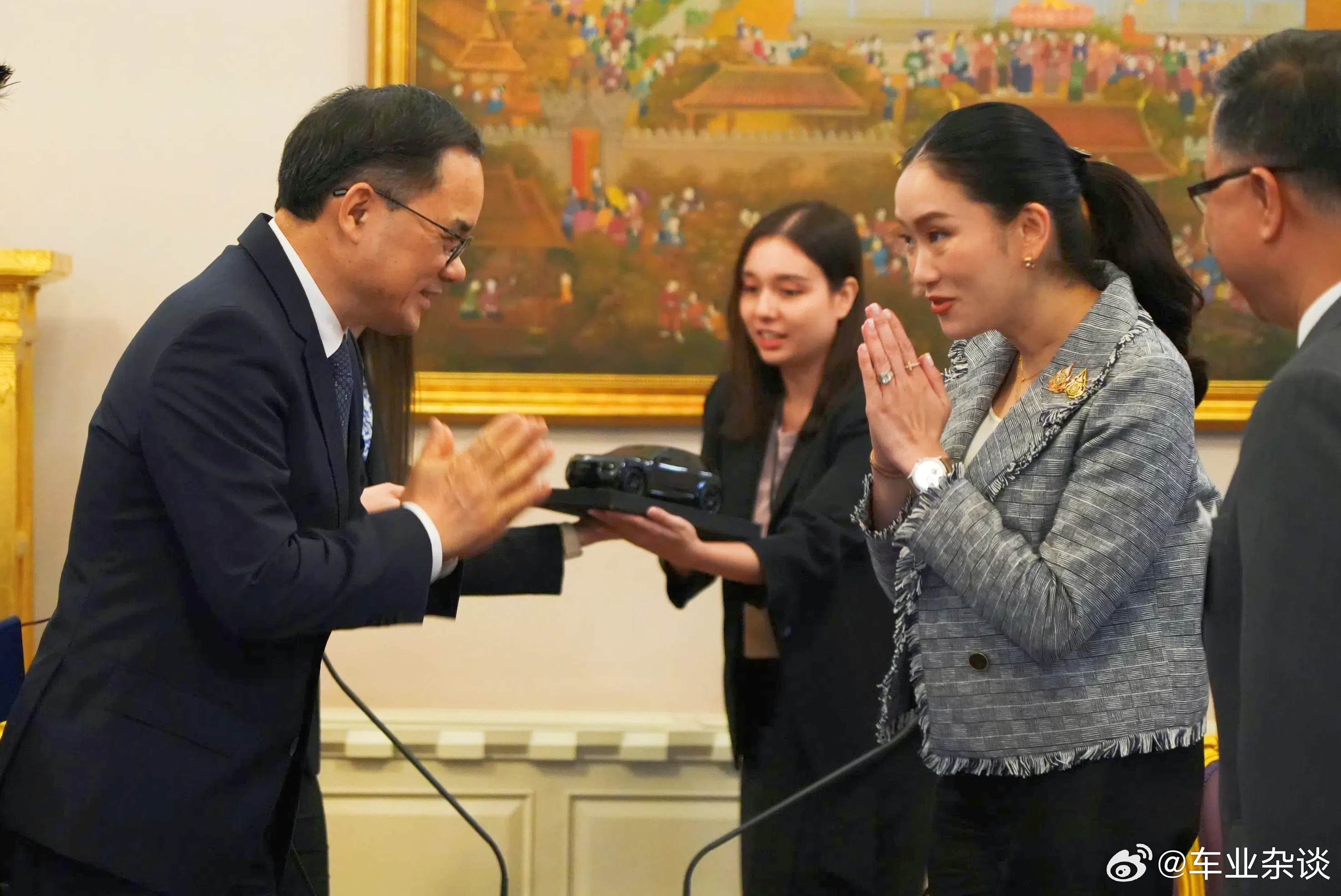 长安汽车 2025年5月14日，泰国曼谷总理府，佩通坦总理会见前来拜访的长安汽车