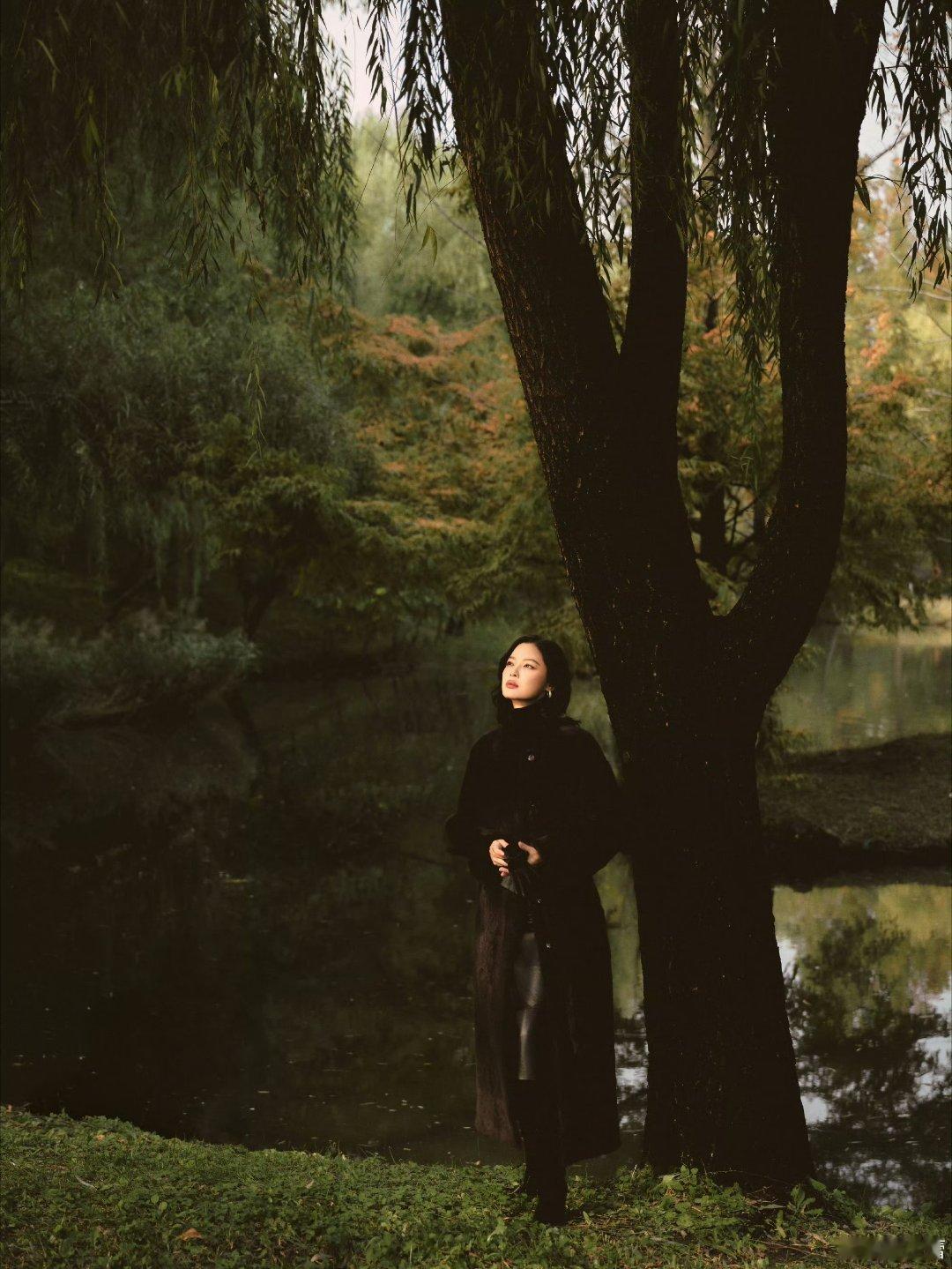 辛芷蕾 短时间内还是不种地了哈哈哈哈哈姐你想去我们都不允许了！！多多拍戏给我们看